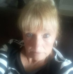 Meet your Posher, Dee dee